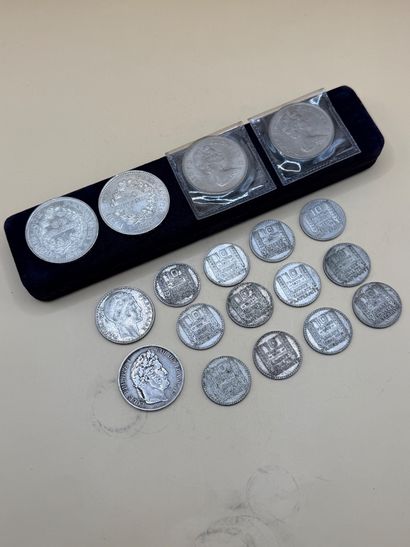 Lot of silver coins including: 
- 1 silver...