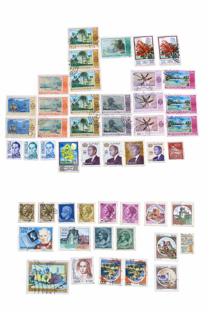 Large lot of stamps including : 

- A 35-page...