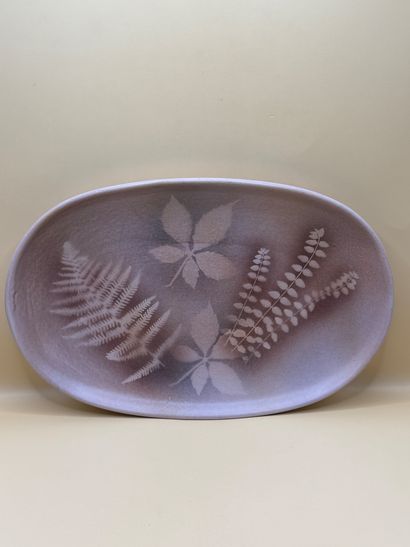 Jean AUSTRUY (1910-2012) 
Grand plat ovale...