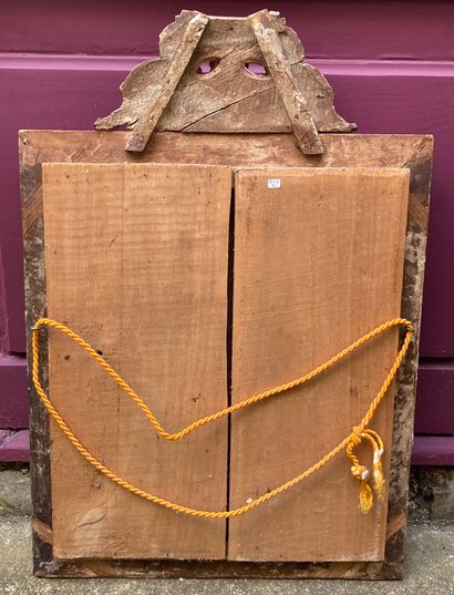 Miroir rectangulaire à fronton en bois sculpté...