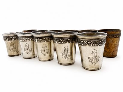 Suite de 5 verres à liqueur en argent (950/1000)...