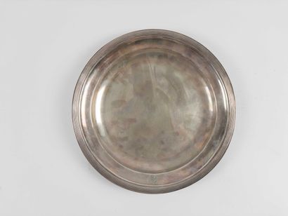 Brussels.
Circular tray with molded edges....