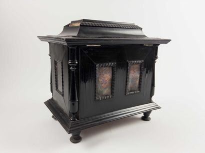 Small cabinet.
Resting on four small turned...
