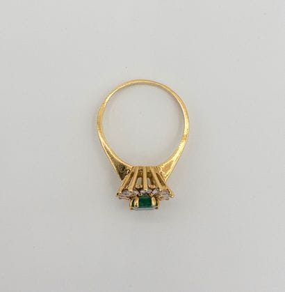 Bague.
Ornée d’une émeraude d’env. 0,99 ct...