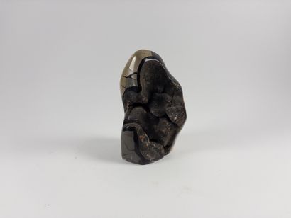 Septaria.
Madagascar. Dimensions: 23 x 14.5...
