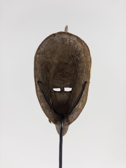 Marka.
Ntombo face mask. Wood trimmed with...