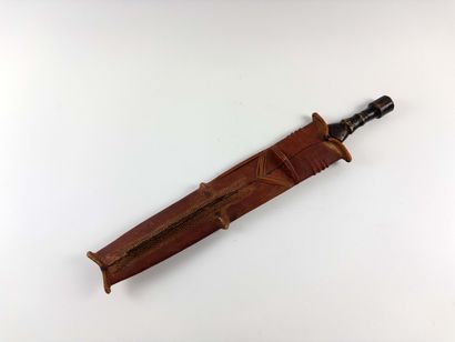 Salampasu.
Glaive and scabbard. Iron and...