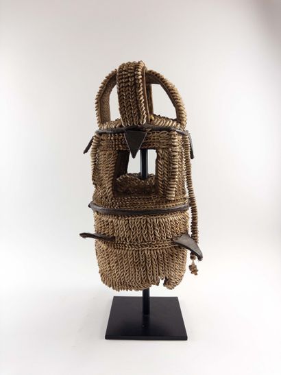 Yoruba.
Soul receptacle (Ori Island). Cowries,...