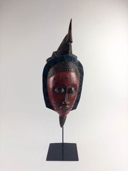 Gouro. 
Decorative mask. Polychrome wood....