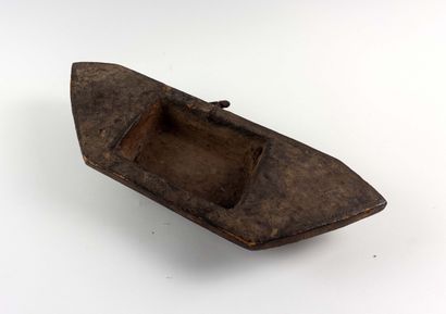 Kuba.
Tukula mortar (red pigment). Wood decorated...