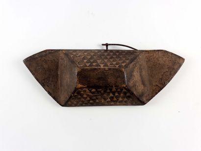 Kuba.
Tukula mortar (red pigment). Wood decorated...
