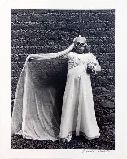 Graciela Iturbide (Mexico, 1942).
Novia Muerte....