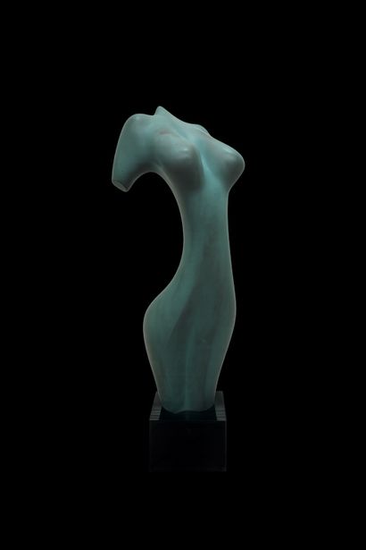 Xavier ALVAREZ (1949)
Buste féminin 
Bronze...