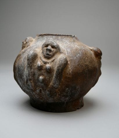 Earthenware pot with several Gurunsi figures
Burkina...