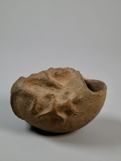 Terracotta pot with Izzi lizard
Nigeria
Terracotta
Late...