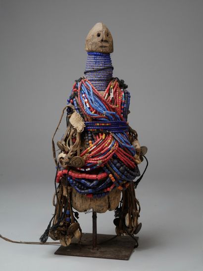 Poupée Namji, Cameroun
Bois, perles, cauris
H...
