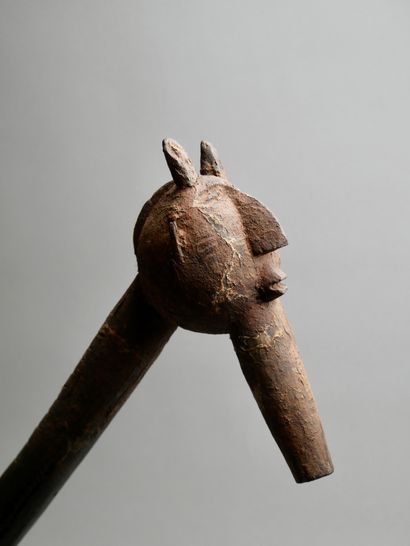 Sceptre cérémoniel à tête avec cornes Mossi,...