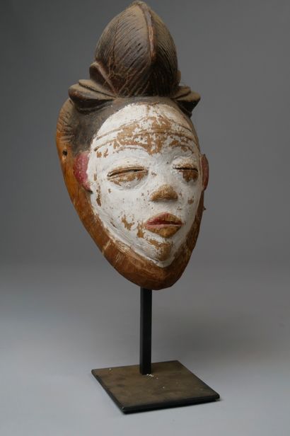 Masque Punu, Gabon
Bois, pigments
H : 32...