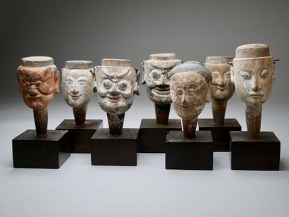 Set of 7 polychrome wooden heads
Indonesia?
Heights:...