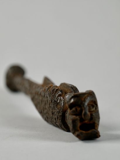 Object representing a bird
Height: 18 cm
An...