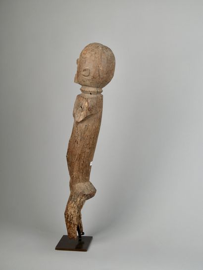 Statue Lobi, Burkina Faso
Bois
H : 53,5 cm
Provenance...