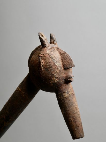 Sceptre cérémoniel à tête avec cornes Mossi,...