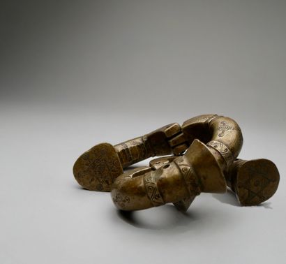 Paire de torques
Laiton 

Bracelets présentant...