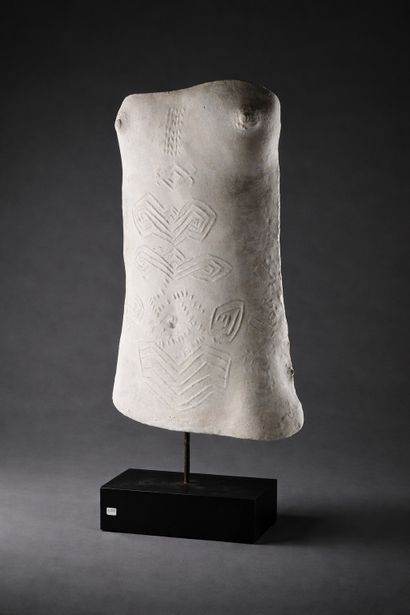 Moulage en plâtre d’un torse scarifié
Kuba,...