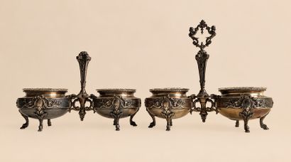 Mérite 
Paire de serviteurs de table double...