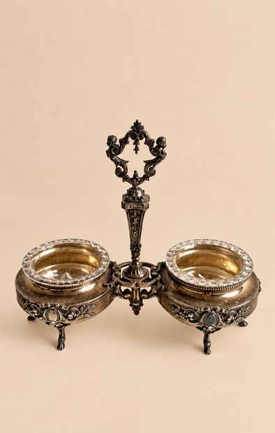 Mérite 
Paire de serviteurs de table double...