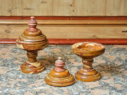 Pair of covered bowls in banded onyx.
France....