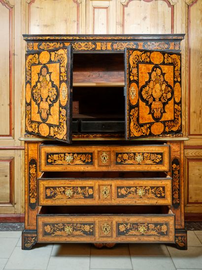Large double veneer body. The front is decorated...