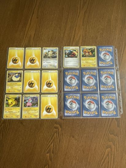 TRAINER KIT Pikachu Catcheur
Ensemble de...