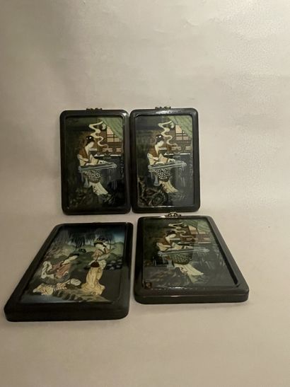 CHINE - Quatre FIXES sous verre à décor de...
