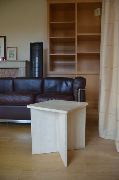 Italian work
Small travertine pedestal table,...