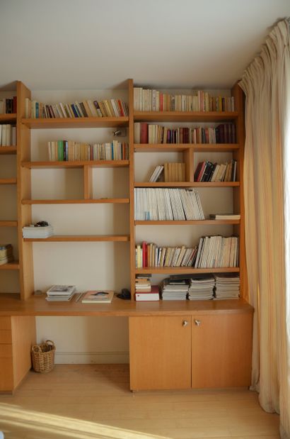 Modern work
Oak veneered library desk, rectangular...