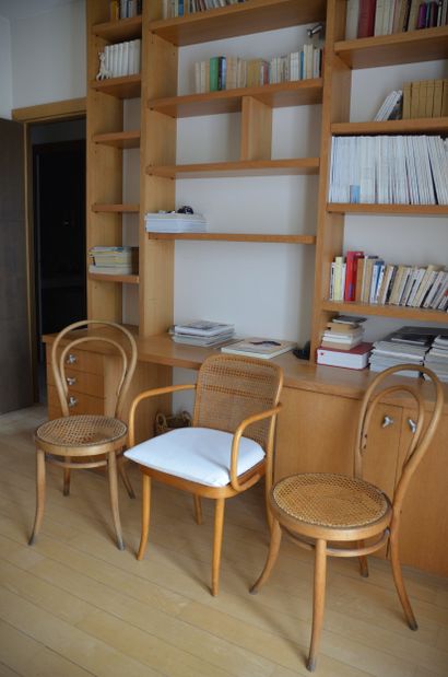 Thonet
Set comprising two chairs and an armchair...