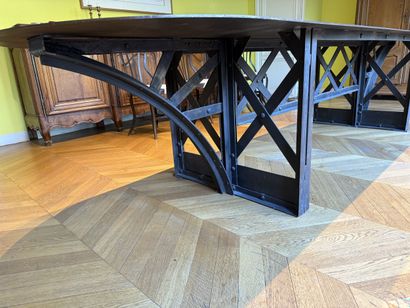 Large TABLE in patinated metal, the top in...