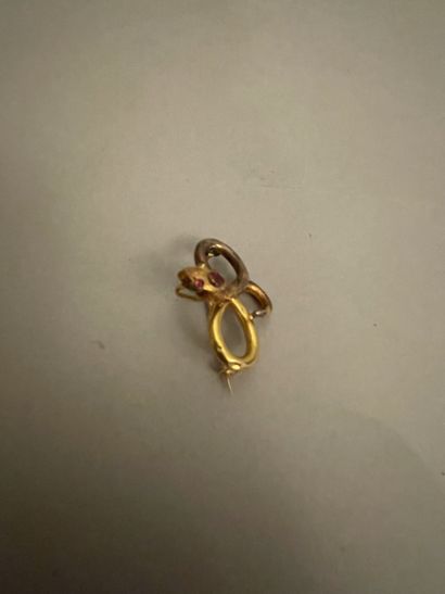 Petite BROCHE serpent en or jaune 18K 750/°°...