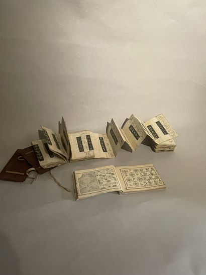 CHINE - LIVRE de calligraphies. On y joint...