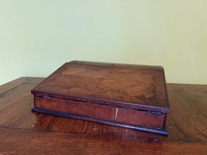 Veneered wood ECRITOIRE inlaid with filets...