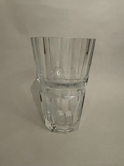 BACCARAT Grand VASE modèle « Edith » en cristal...