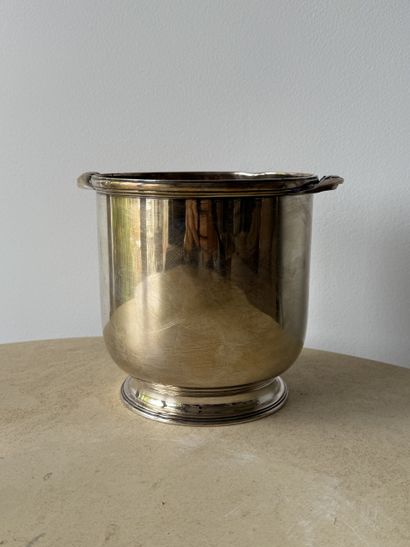 Refreshment bucket on silver-plated metal...