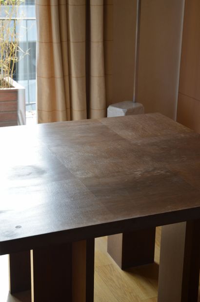 Modern work
Stained oak veneer dining table,...