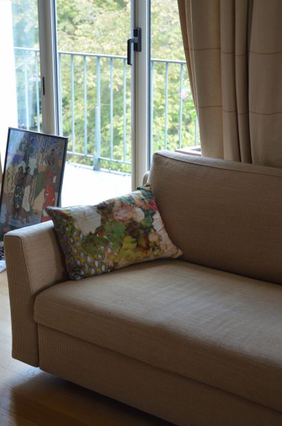 Modern work
Three-seater sofa, wood frame,...