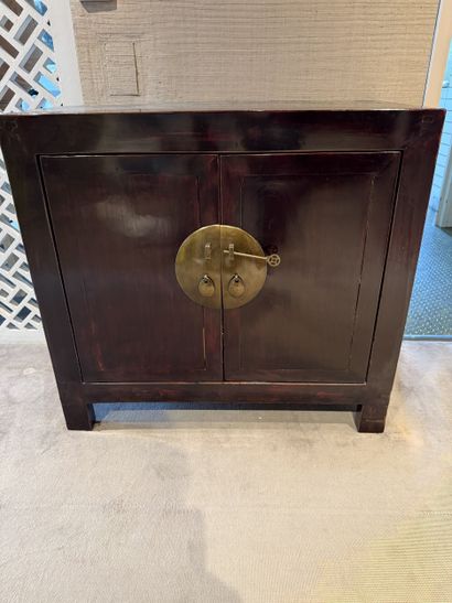 CHINE - Petit BUFFET bas en bois exotique...