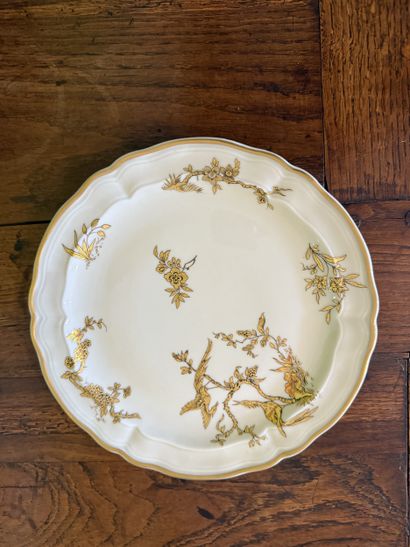 Limoges, BERNARDAUD - Ensemble de 16 assiettes...