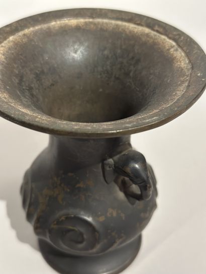 CHINA, Brown patina bronze baluster VASE...