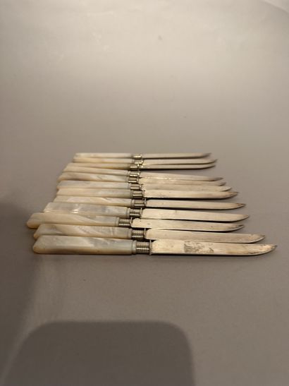 12 fruit knives, silver blade and mother-of-pearl...