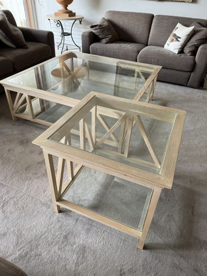 Grande TABLE basse de forme carrée, en bois...